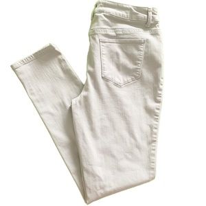 Chico’s The Platinum light gray Jegging Size 4 Chico’s Size 0